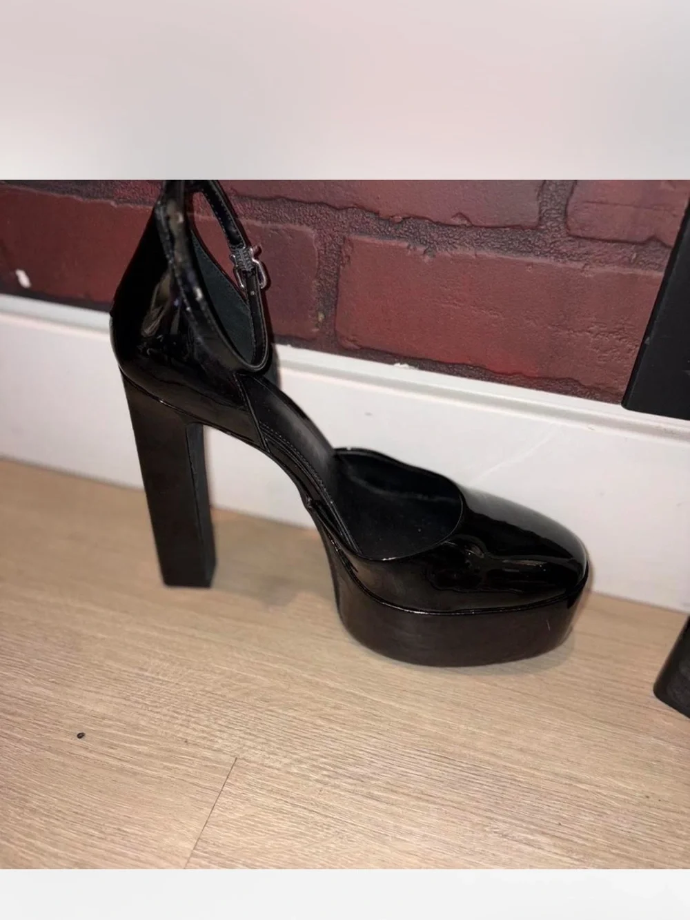 Gianni Bini Black Devi Patent Leather Pumps, Size 8.5